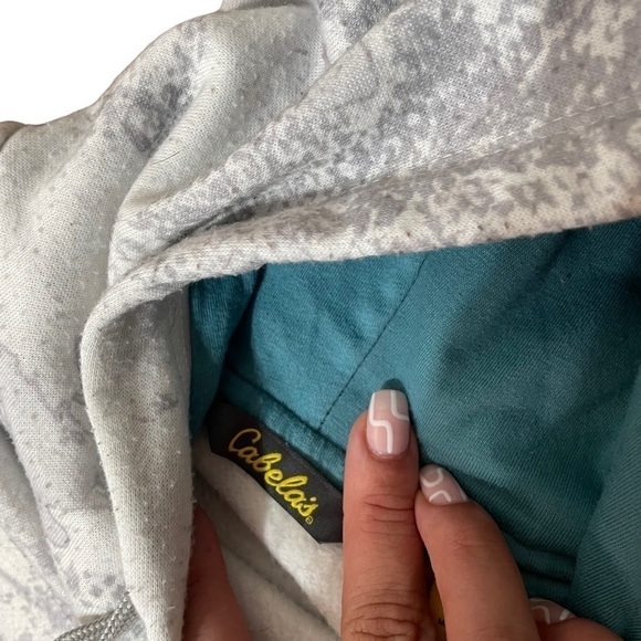 Cabela’s White and Grey Hoodie Size Large - Picture 5 of 9